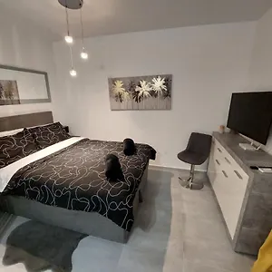Stefan 1 Appartamento Umago